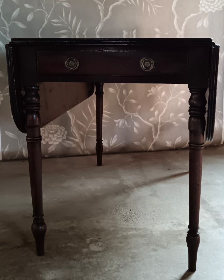 Pembroke Drop Leaf Table (12).jpg